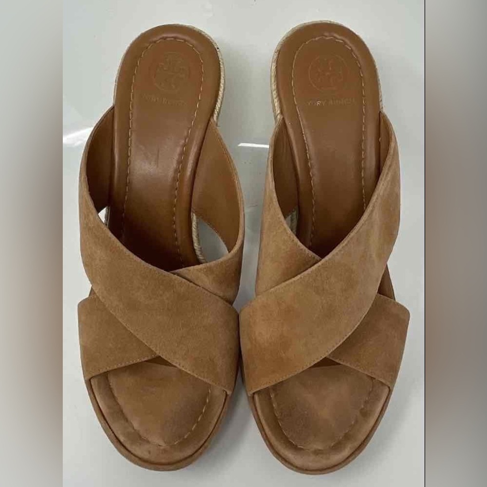 Tory Burch Tan Women's Sandals with Gold Logo Accent - Picture 1 of 6
